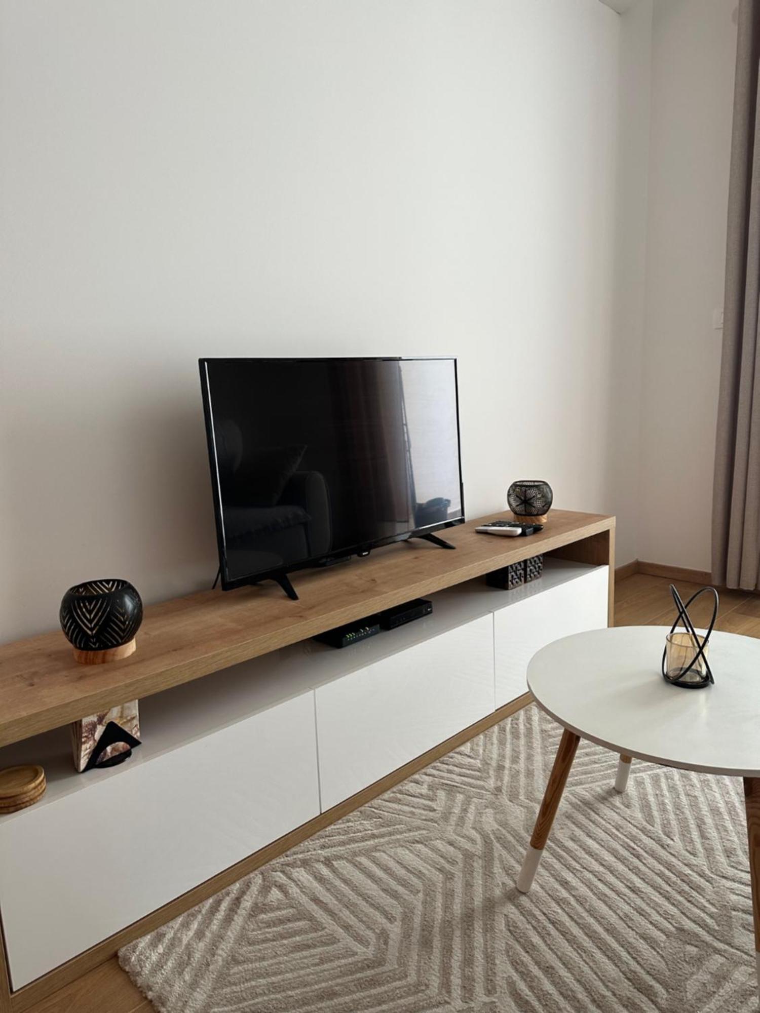 Diplomat Apartment *